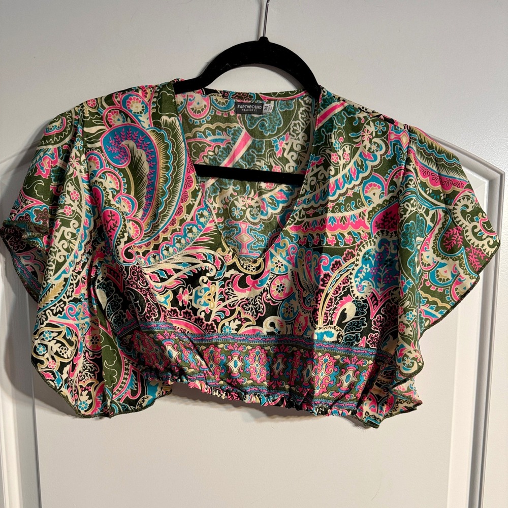 Earthbound Trading Co Crop Top Medium Green Pink Paisley Boho Flutter Sleeve